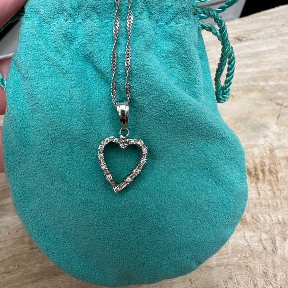 REAL 1/3 Ct Heart diamond necklace 14 Kt white gold chain & clasp formal luxury - Picture 3 of 17